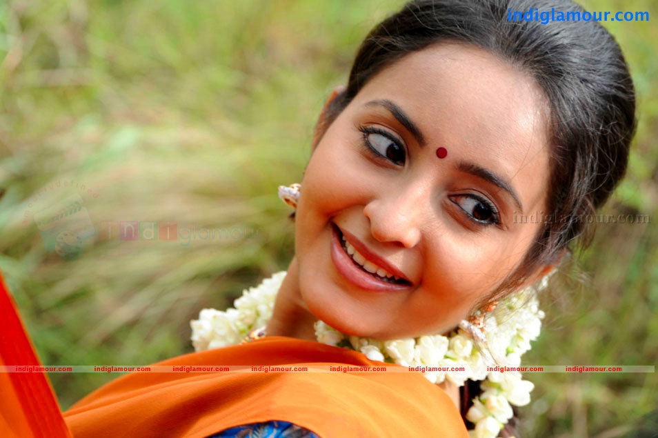 Bhama Actress hd photo