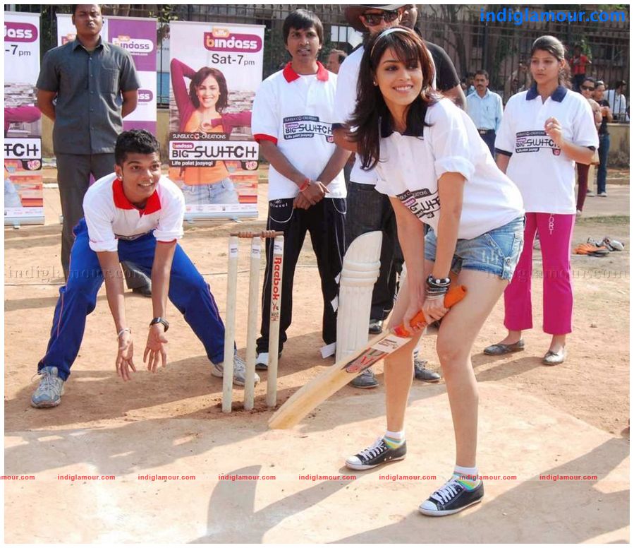 Genelia Actress hd photo