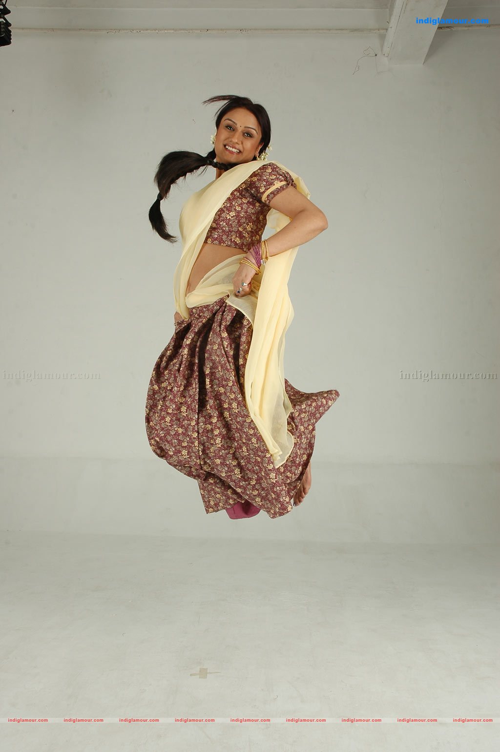 Sonia Agarwal Actress hd photo