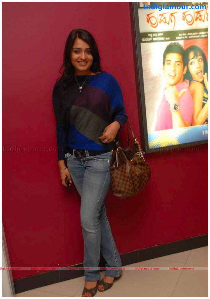 Nikitha Actress hd photo