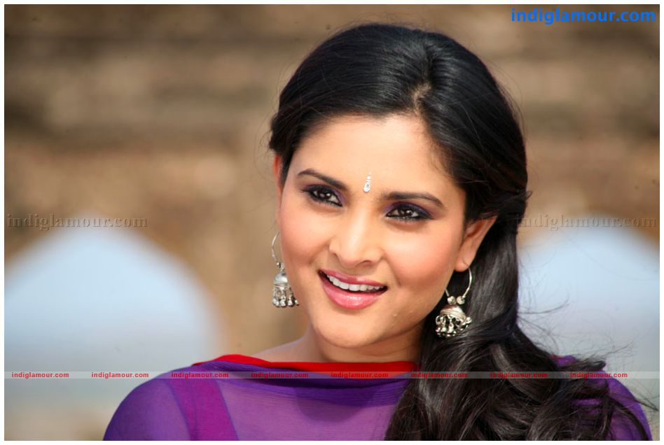 Ramya Actress hd photo