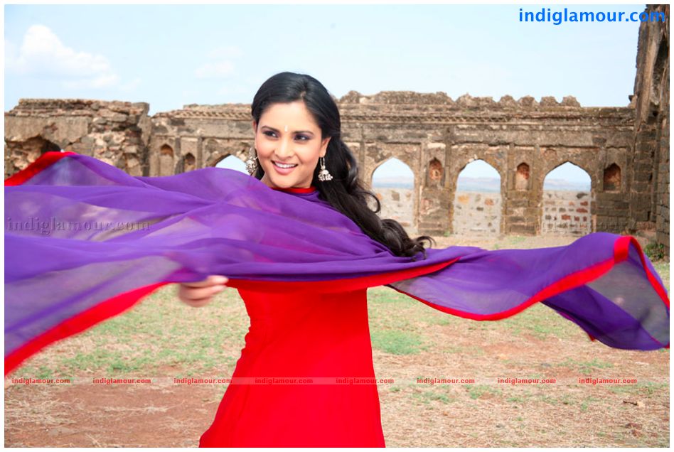 Ramya Actress hd photo