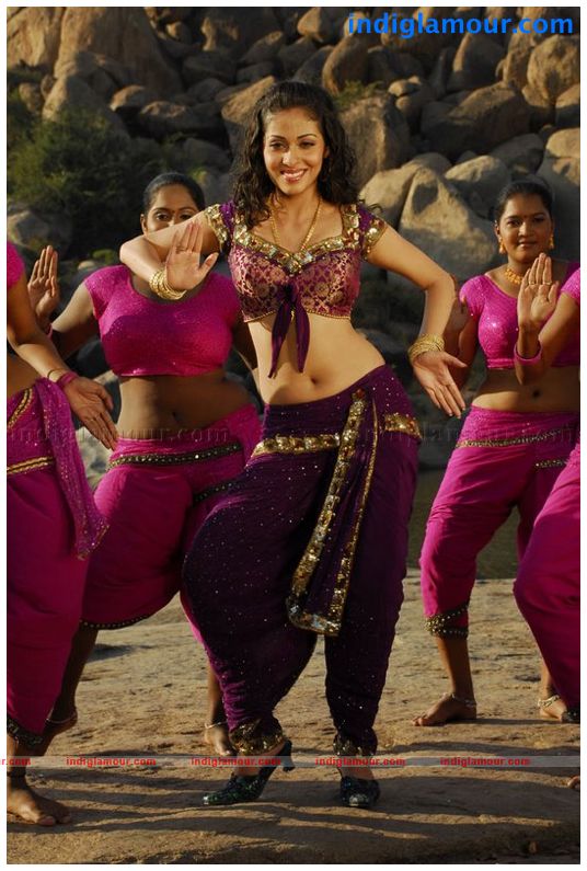 Sada Actress hd photo