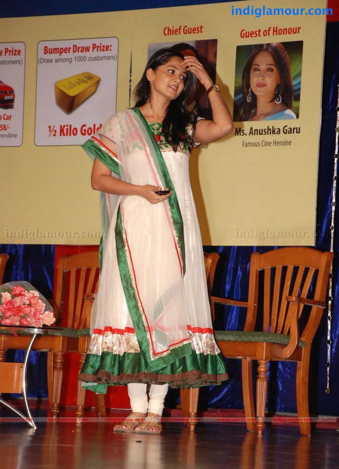 Anushka Actress hd photo