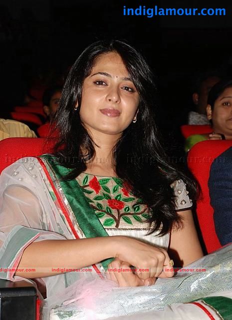 Anushka Actress hd photo