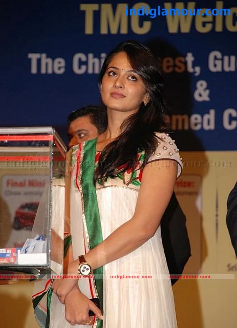 Anushka Actress hd photo