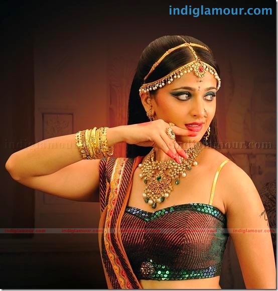 Anushka Actress hd photo