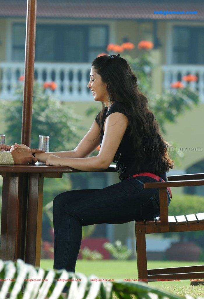 Charmi Actress hd photo