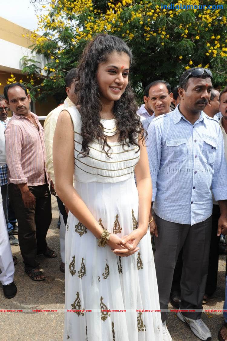 Tapsee Actress hd photo