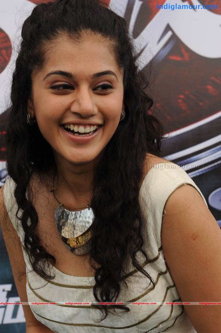 Tapsee Actress hd photo