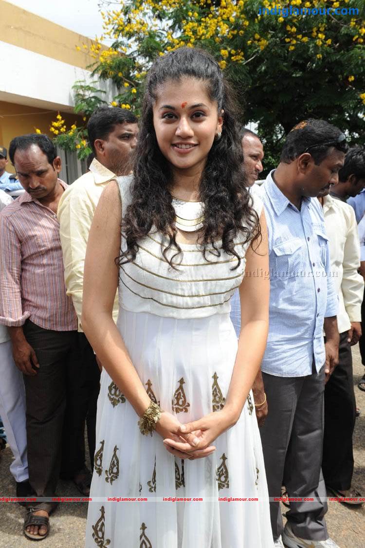 Tapsee Actress hd photo