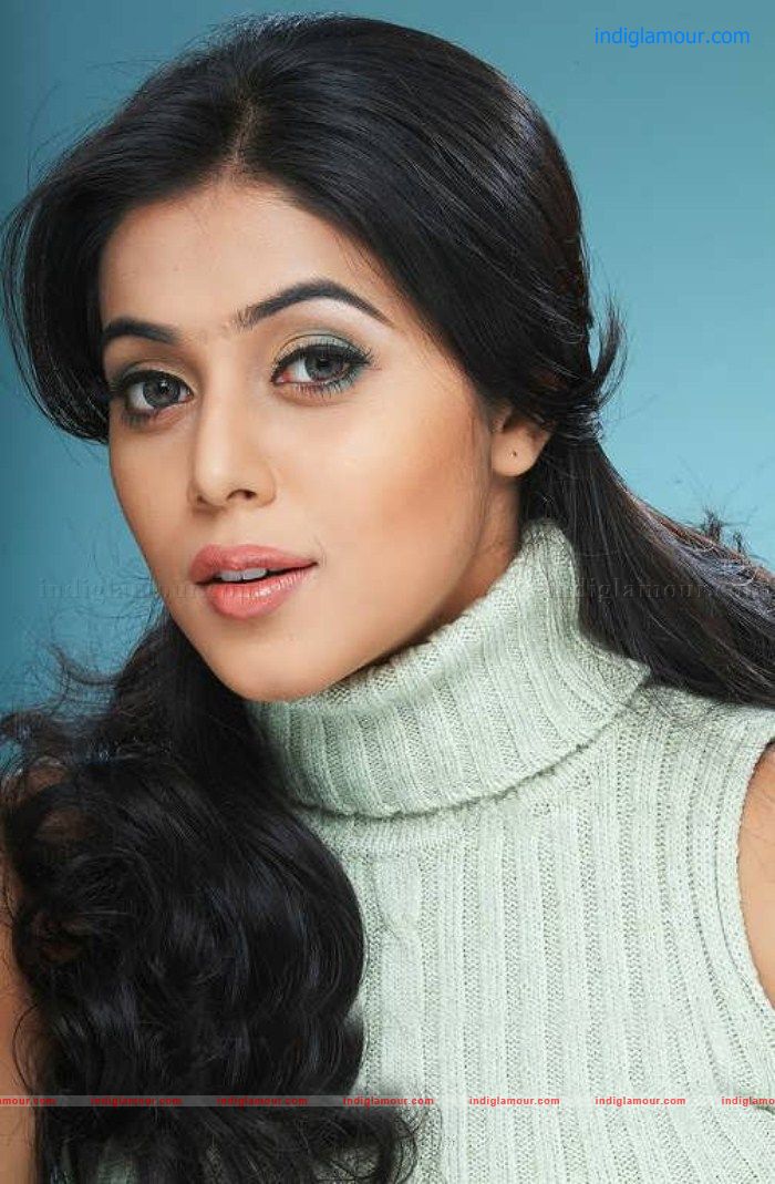 Poorna Actress hd photo