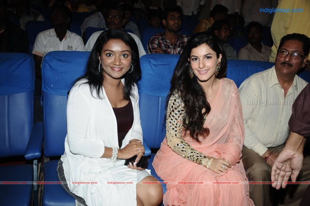 Isha Talwar Actress hd photo