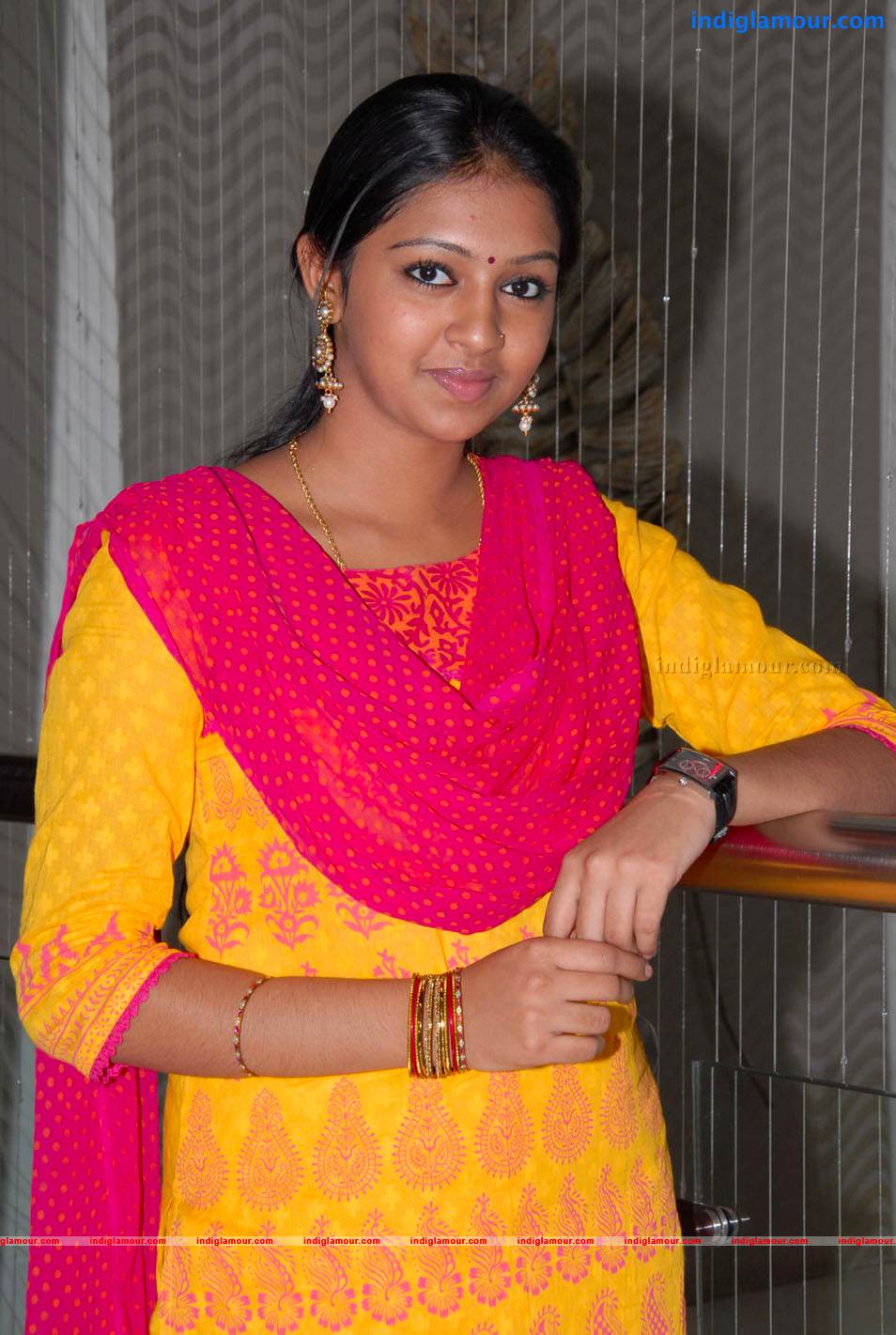 Lakshmi Menon Actress hd photo