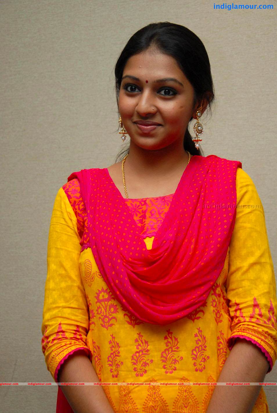 Lakshmi Menon Actress hd photo