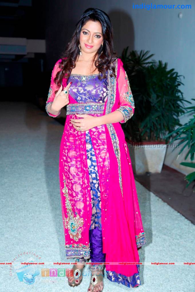 Udaya Bhanu Actress hd photo
