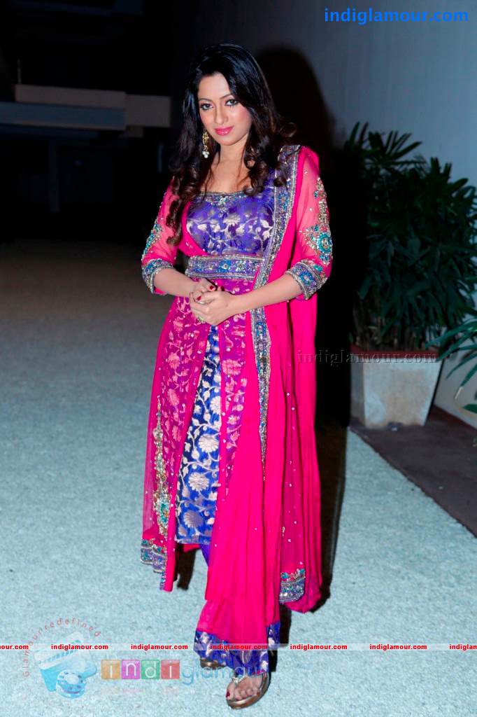 Udaya Bhanu Actress hd photo