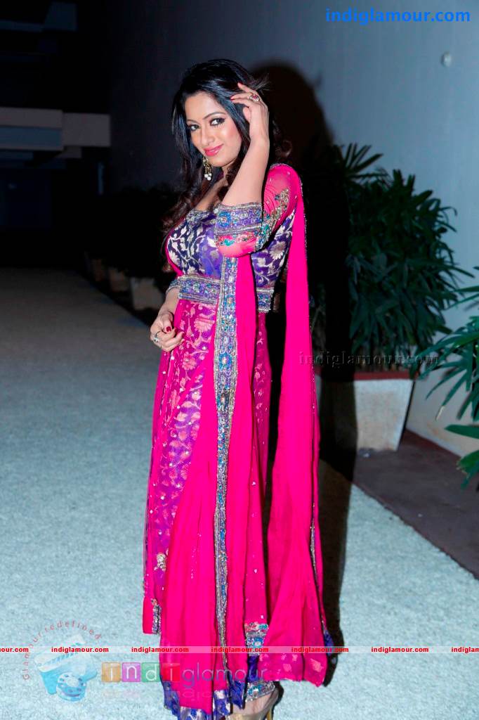 Udaya Bhanu Actress hd photo