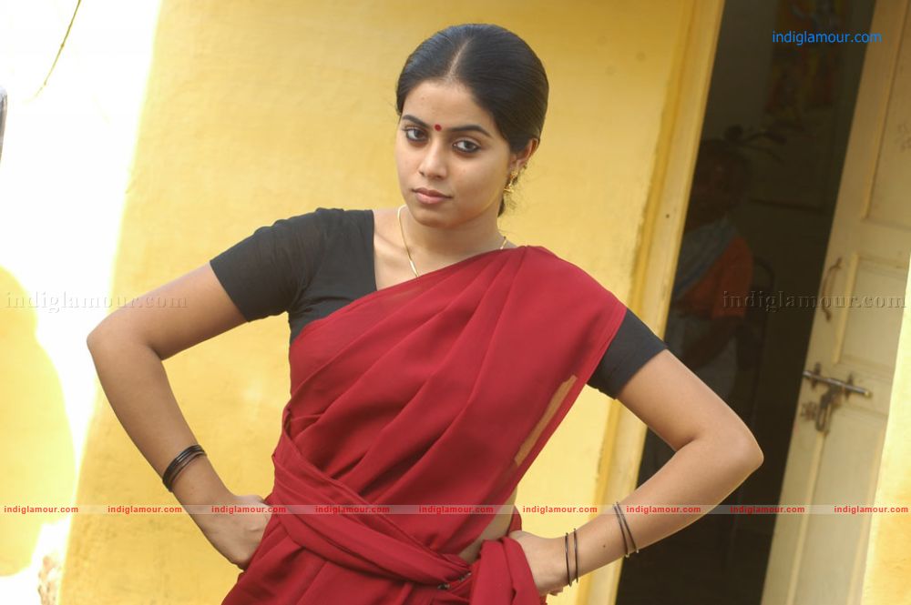 Poorna Actress hd photo