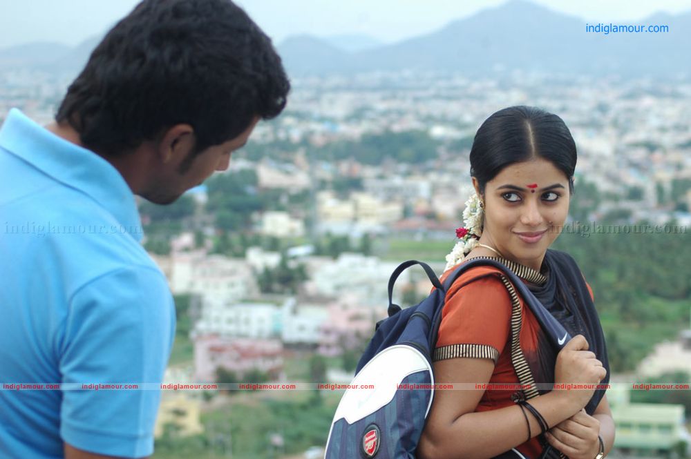 Poorna Actress hd photo