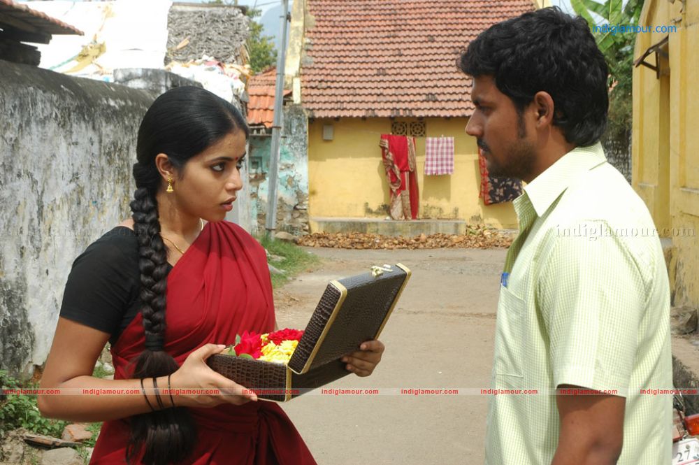 Poorna Actress hd photo