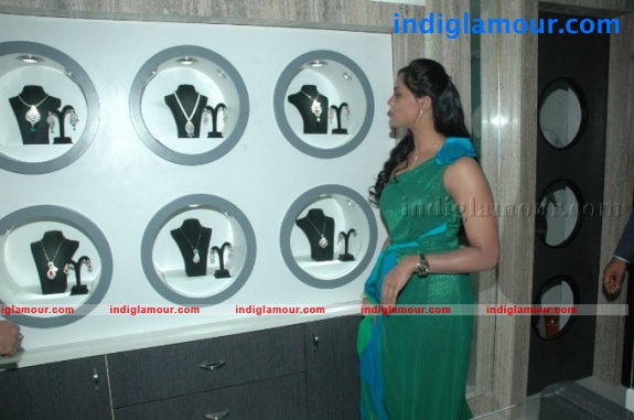 Karthika Nair Actress hd photo