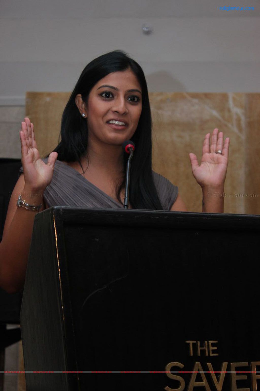 Varalaxmi Actress hd photo