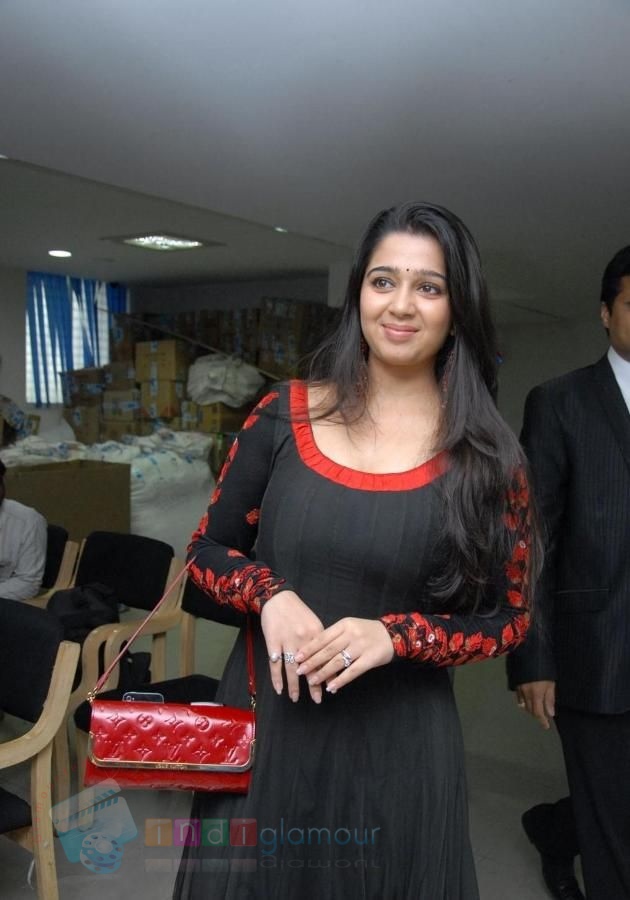 Charmi Actress hd photo