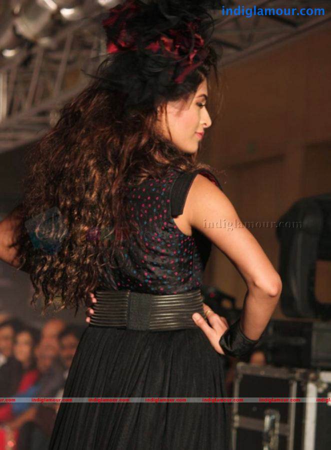Parvathy Omanakuttan Actress hd photo