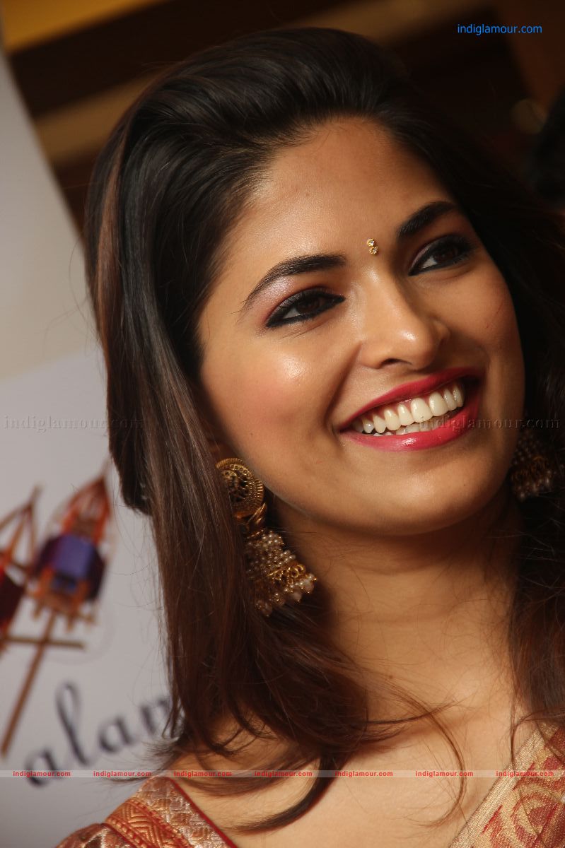Parvathy Omanakuttan Actress hd photo