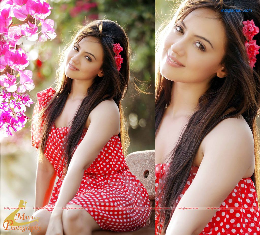 Sana Khan Actress hd photo