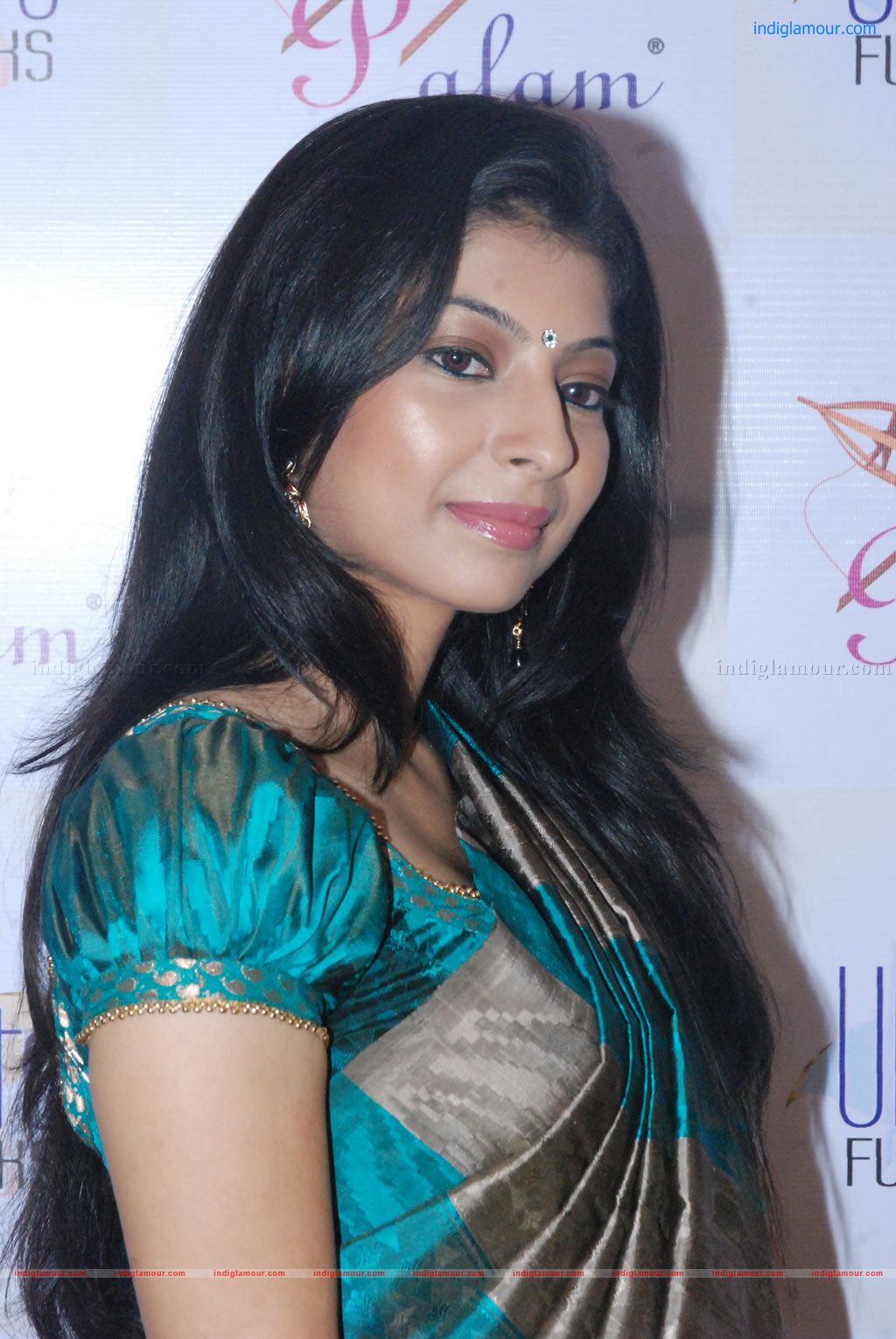Anuja Iyer Actress hd photo