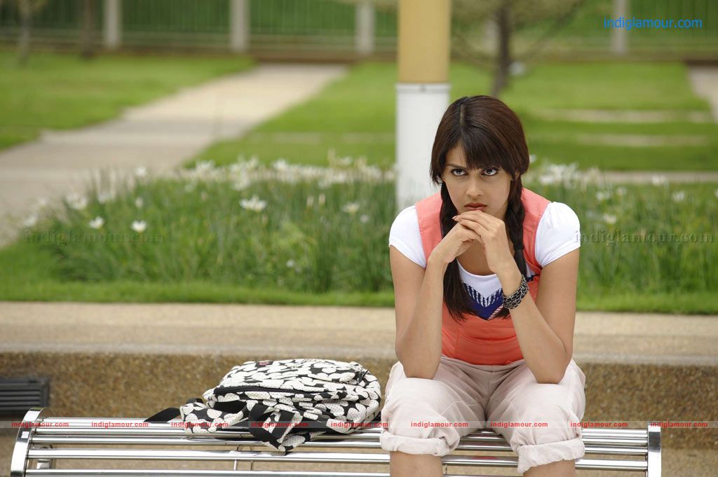 Genelia Actress hd photo
