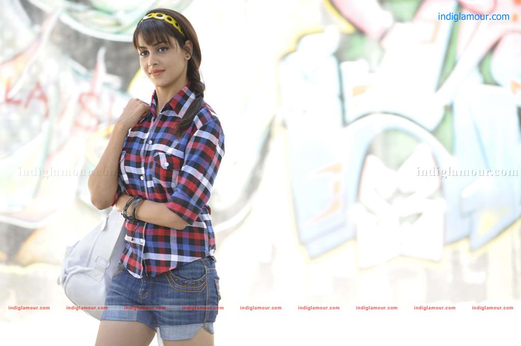 Genelia Actress hd photo