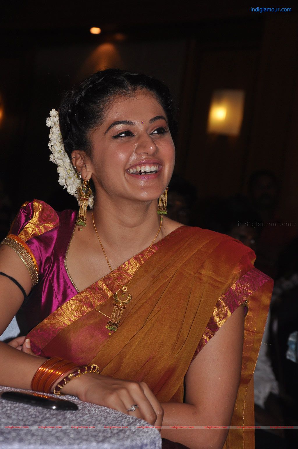 Tapsee Actress hd photo