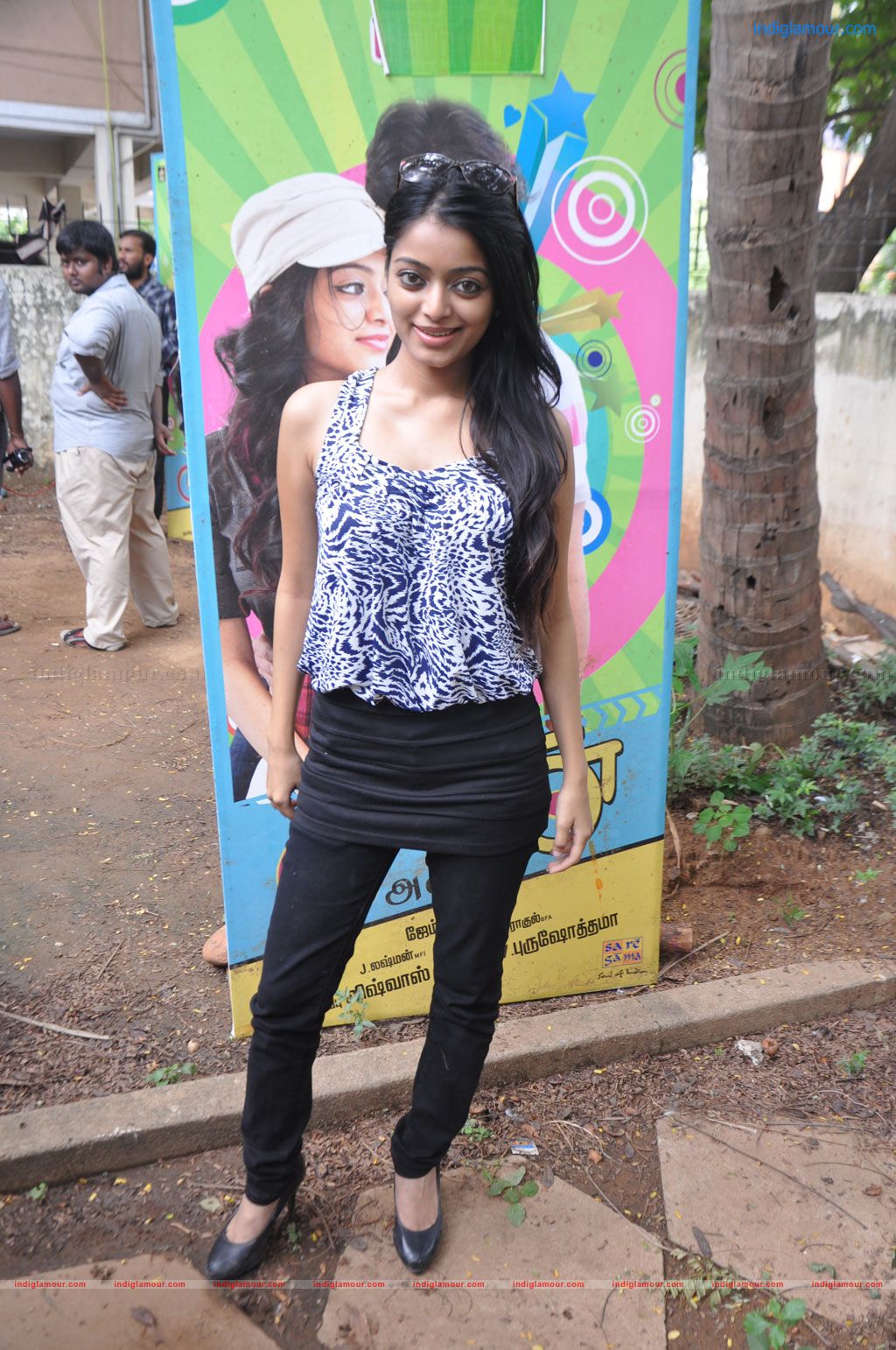 Janani Iyer Actress hd photo