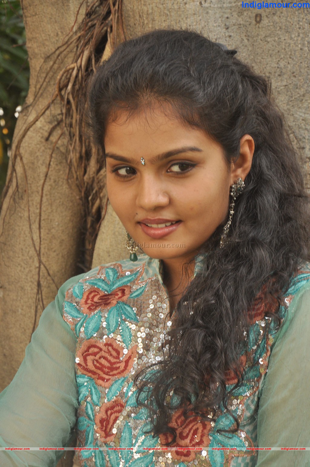 Preethi Sankar Actress hd photo