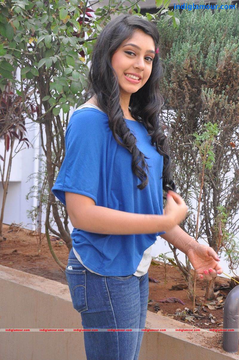 Niti Taylor Actress hd photo
