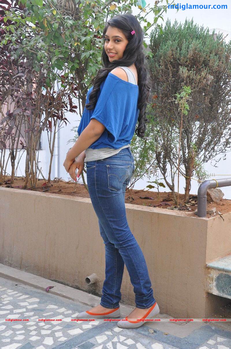 Niti Taylor Actress hd photo