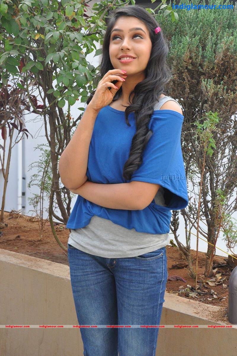 Niti Taylor Actress hd photo
