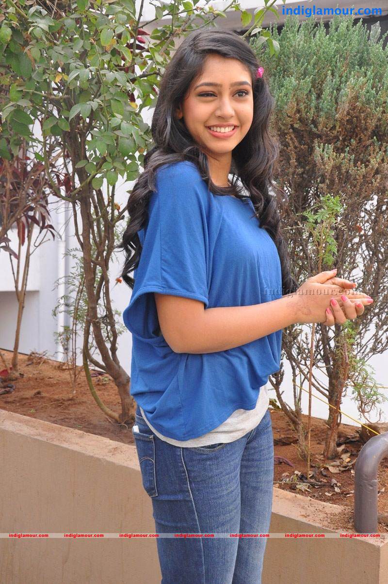 Niti Taylor Actress hd photo