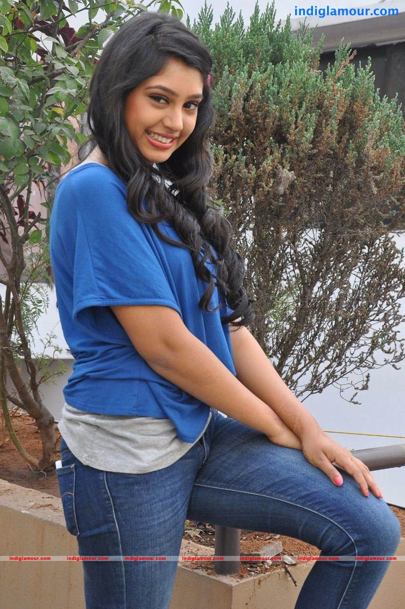 Niti Taylor Actress hd photo