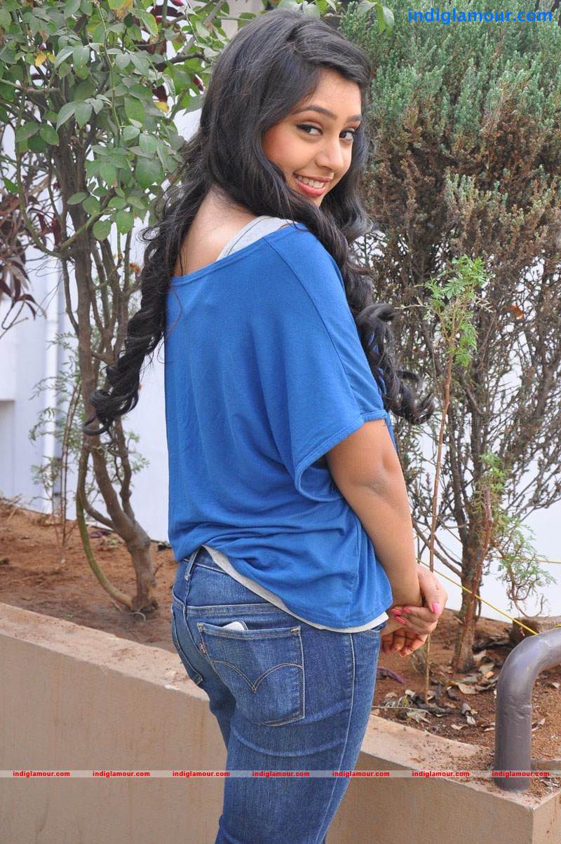 Niti Taylor Actress hd photo
