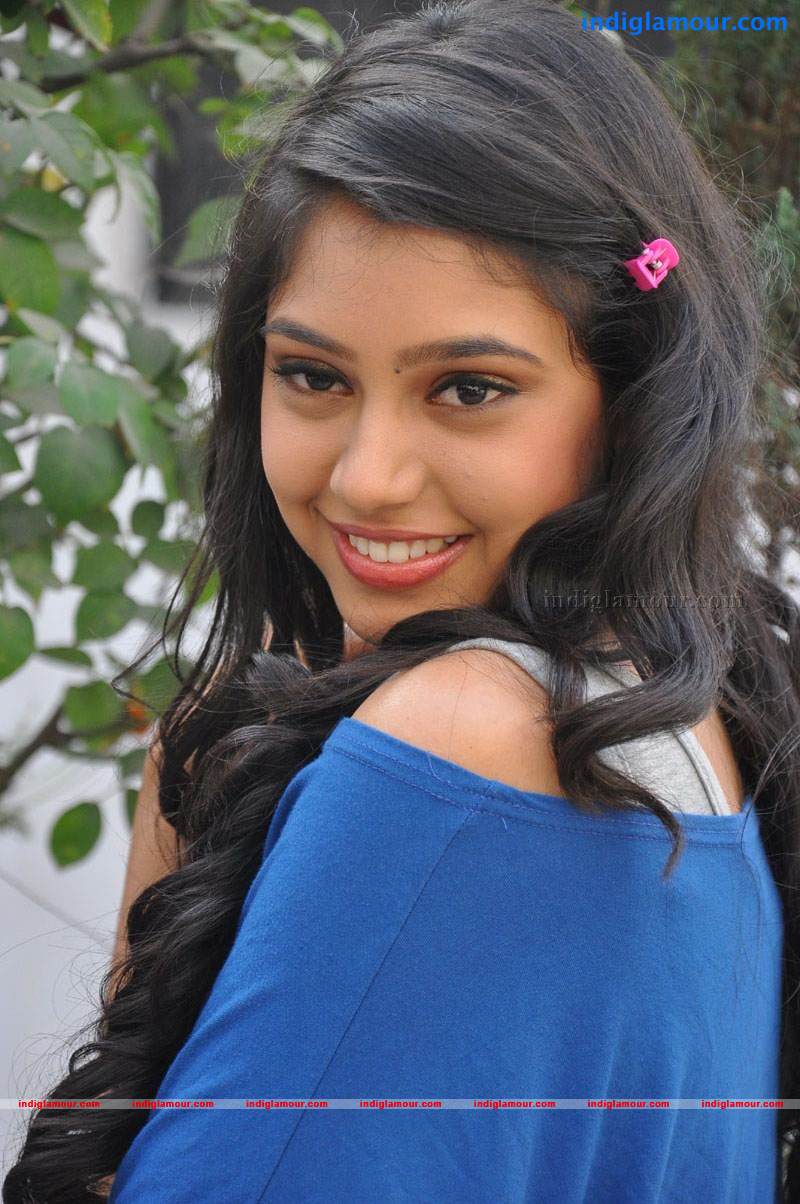 Niti Taylor Actress hd photo
