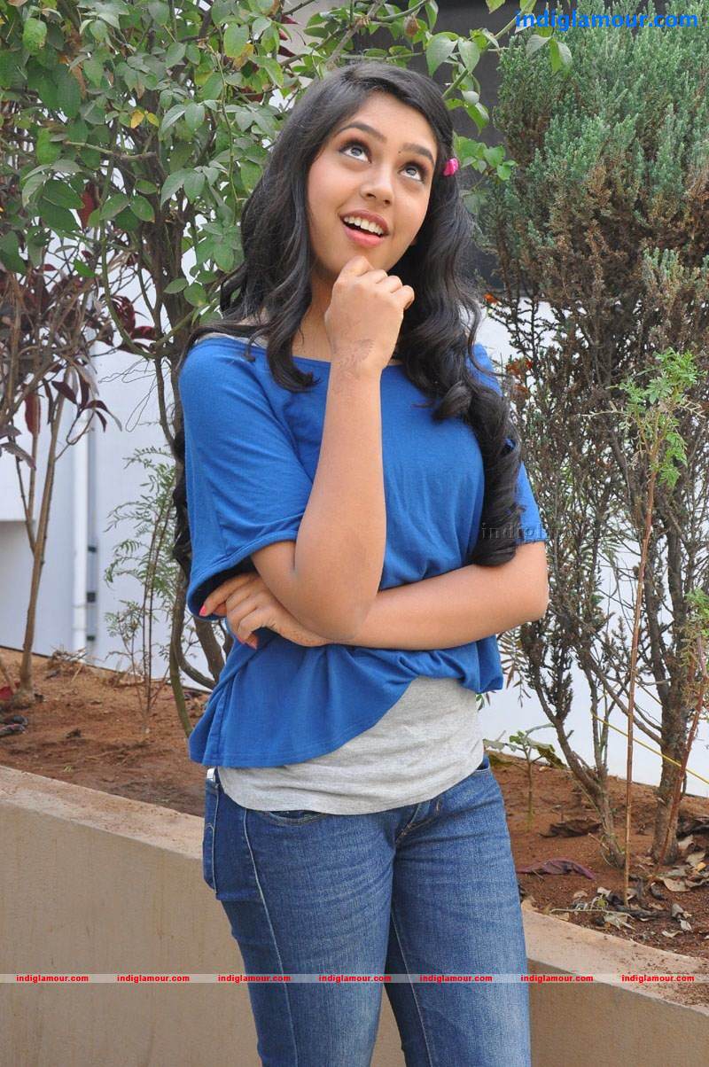 Niti Taylor Actress hd photo