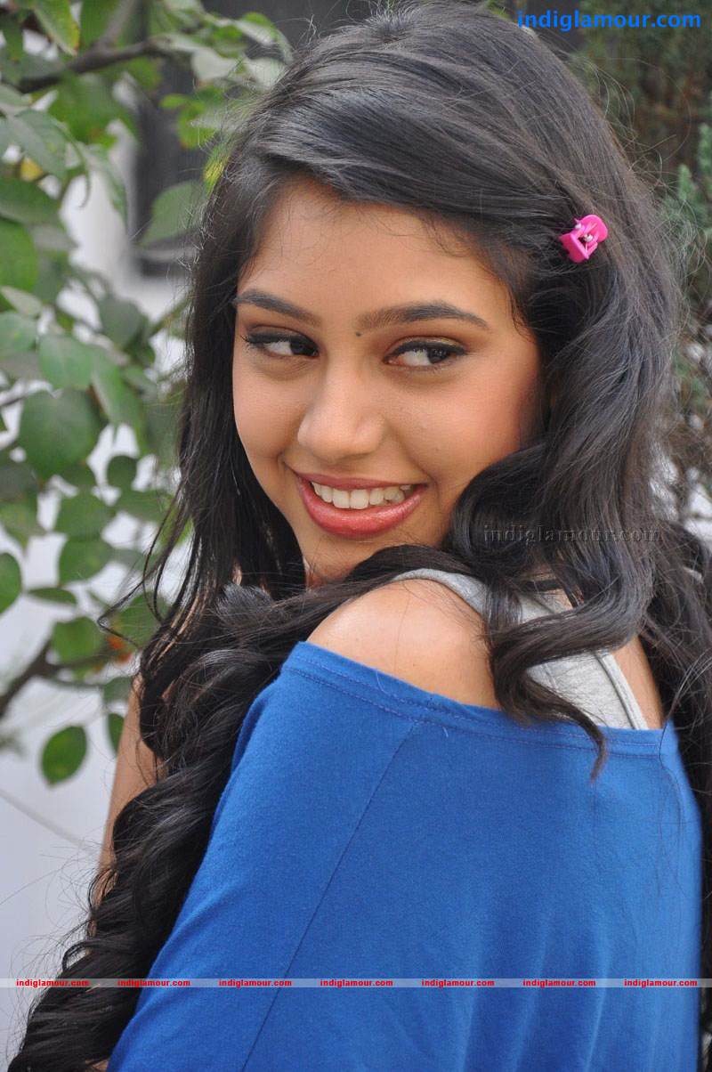 Niti Taylor Actress hd photo