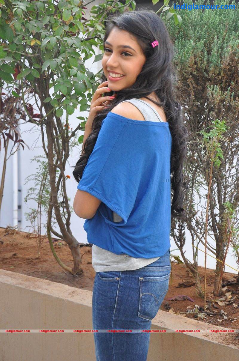 Niti Taylor Actress hd photo