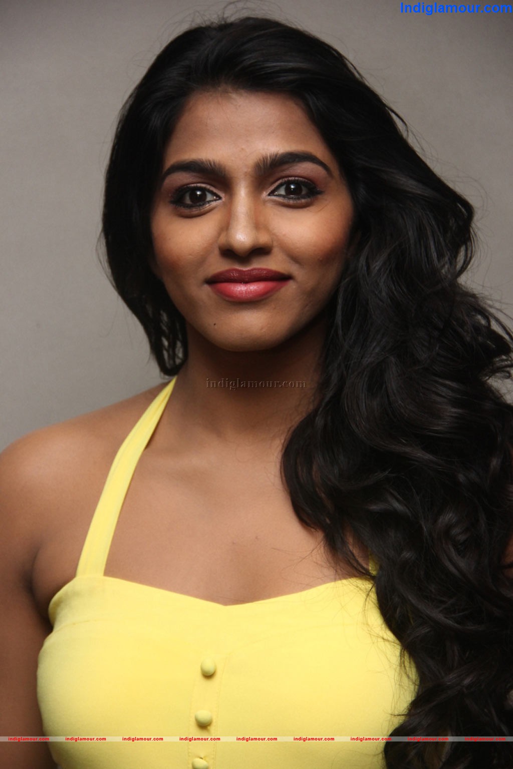 Dhansika Actress hd photo