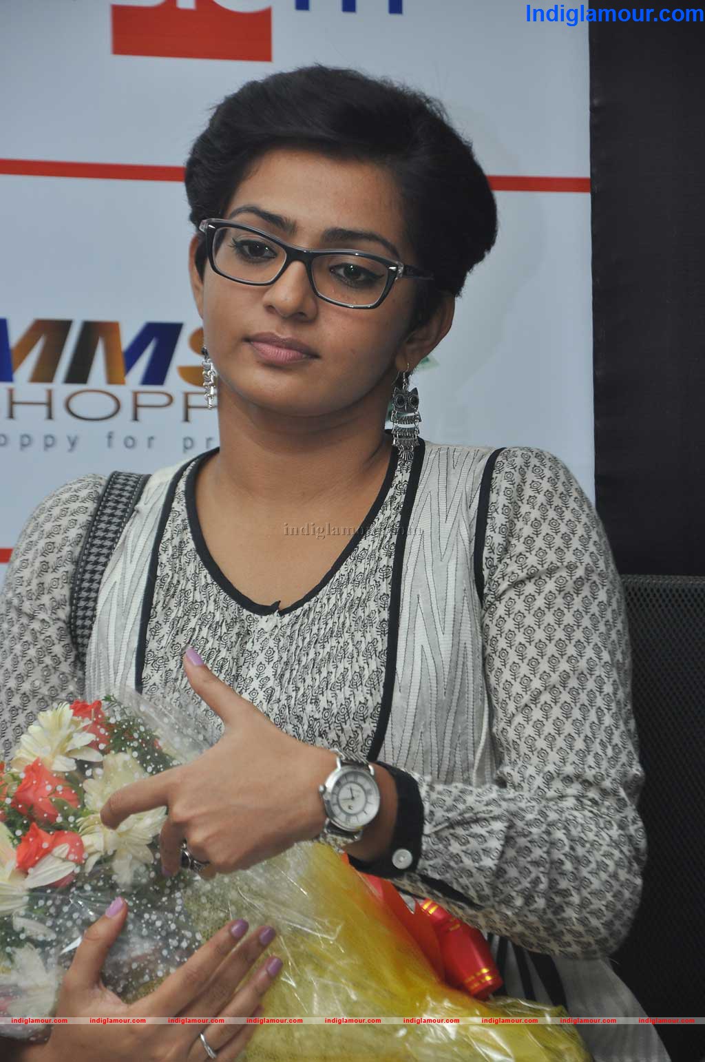 Parvathy Actress hd photo