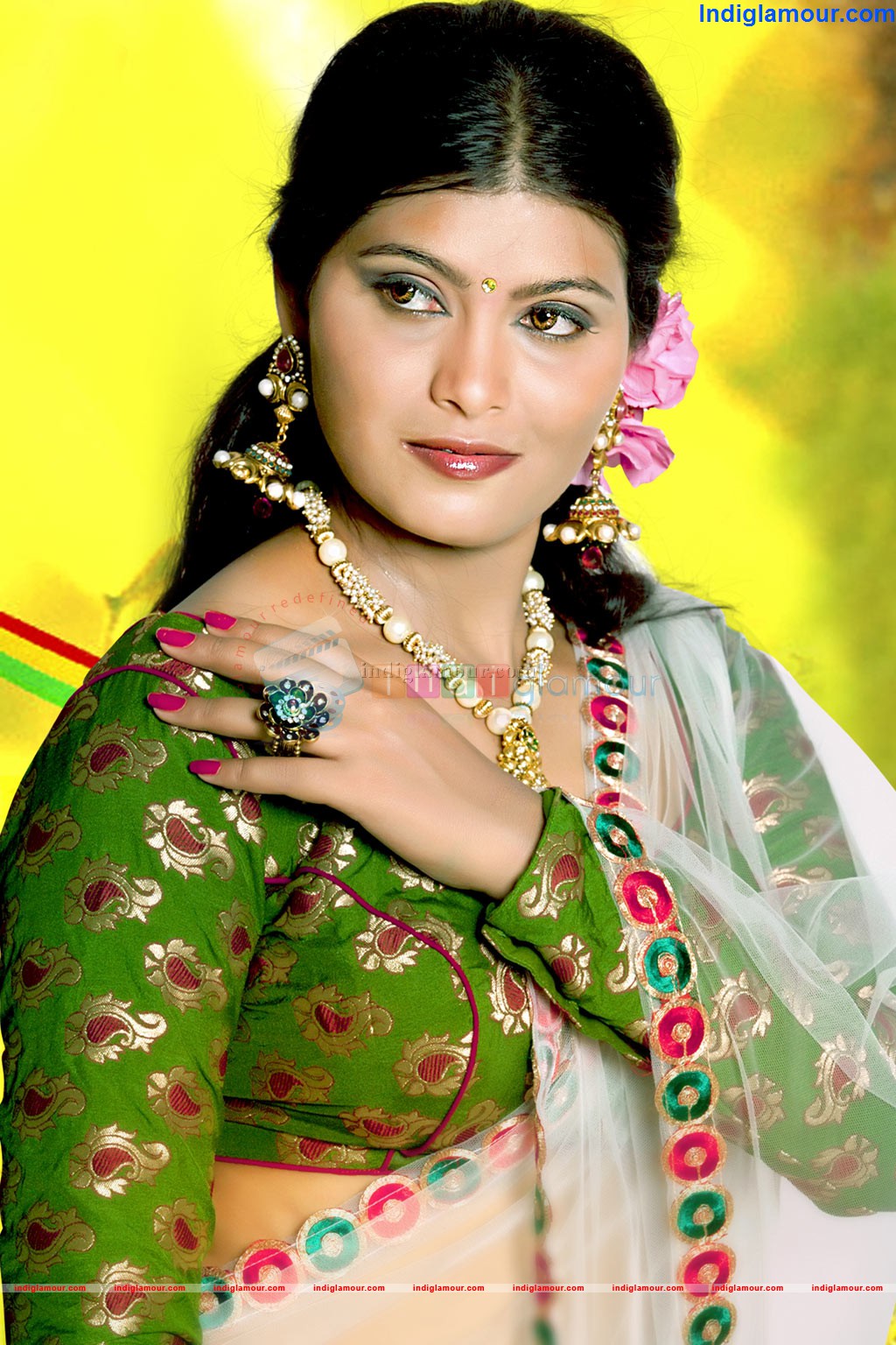 Hema Jilloju Actress hd photo